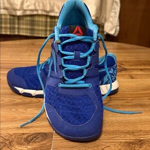 Reebok women’s sz 9 blue athletic shoes